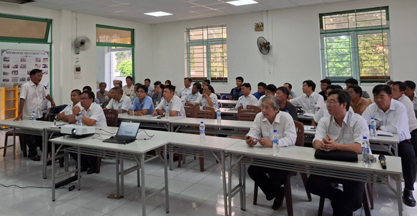 Tập huấn công tác tiêm phòng vắc-xin